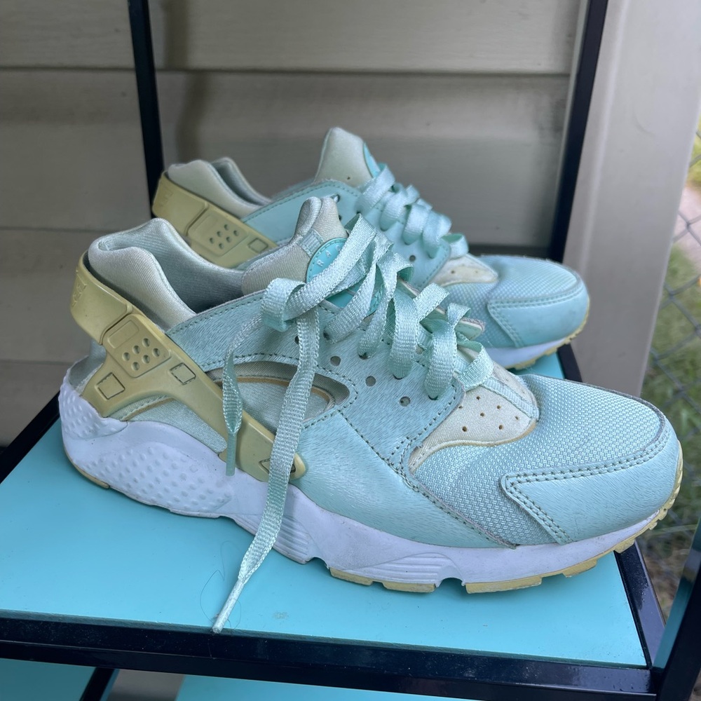 Nike shoes Size US 7y 25cm UK6